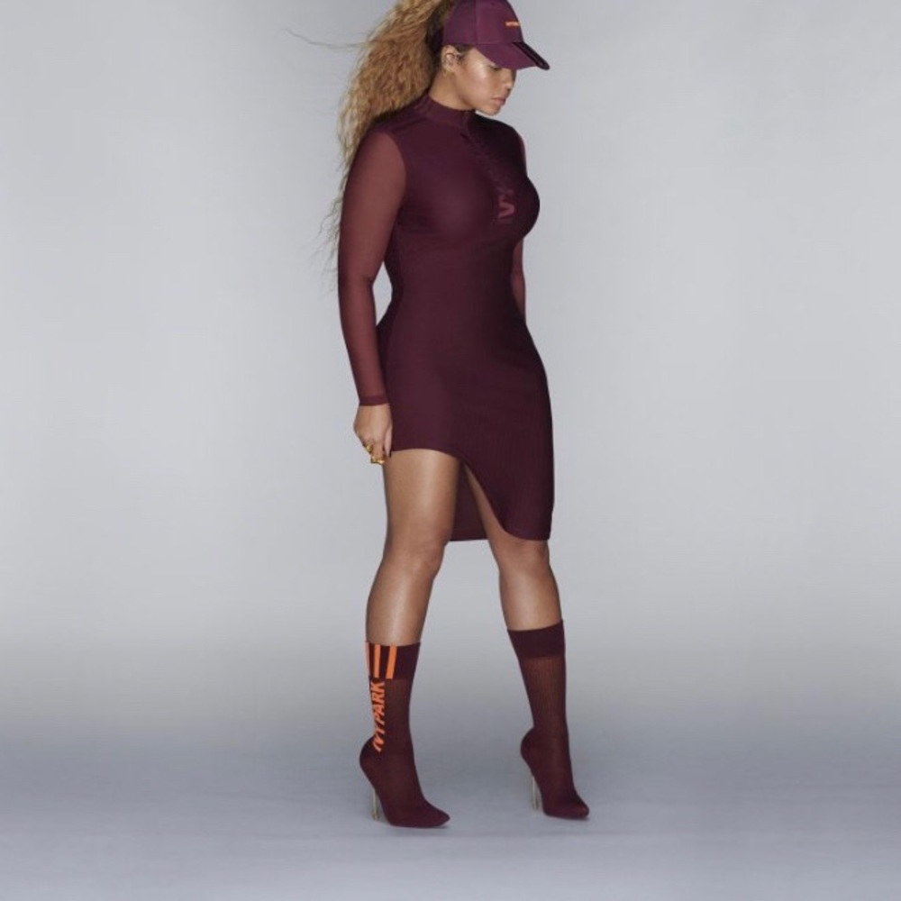 - 👗NEW w/ TAGS IVY PARK Bodycon Asymmetrical Maroon Dress
